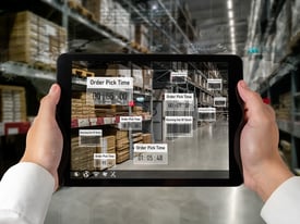 Hands-tablet-screen-information-warehouse